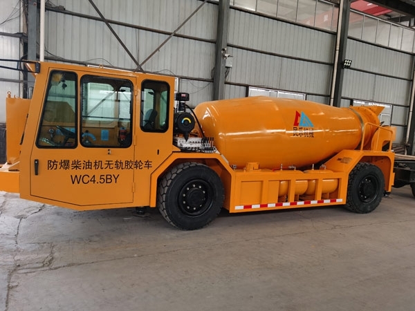 礦用濕噴臺(tái)車(chē)，礦用混凝土泵，礦用攪拌機(jī)發(fā)貨